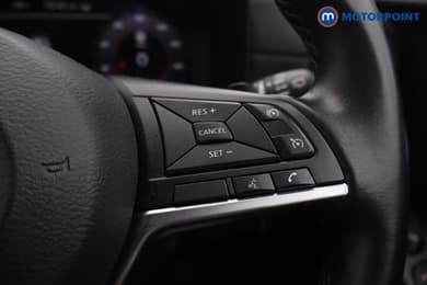 Nissan Juke N-Connecta Automatic Petrol SUV - Stock Number (1667434) - 4th supplementary image