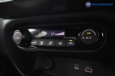 Nissan Juke N-Connecta Automatic Petrol SUV - Stock Number (1667434) - 7th supplementary image