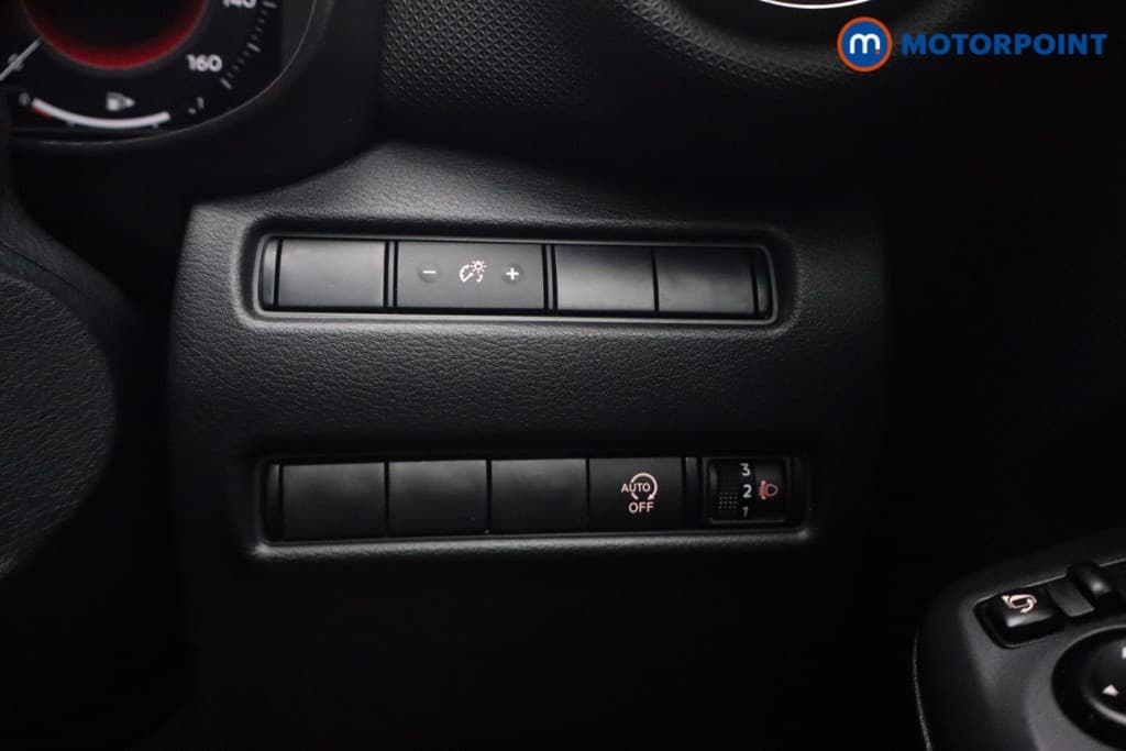 Nissan Juke N-Connecta Automatic Petrol SUV - Stock Number (1667434) - 8th supplementary image