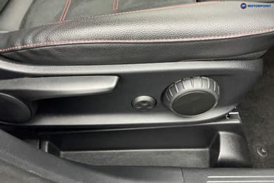 Mercedes-Benz GLB Amg Line Automatic Diesel SUV - Stock Number (1676444) - 24th supplementary image