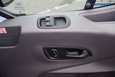 Ford Transit Limited Automatic Diesel Medium Roof Van - Stock Number (1685467) - 31st supplementary image