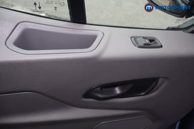 Ford Transit Limited Automatic Diesel Medium Roof Van - Stock Number (1685467) - 35th supplementary image