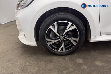 Toyota Yaris Design Automatic Petrol-Electric Hybrid Hatchback - Stock Number (1680514) - 2nd supplementary image