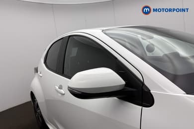 Toyota Yaris Design Automatic Petrol-Electric Hybrid Hatchback - Stock Number (1680514) - 24th supplementary image