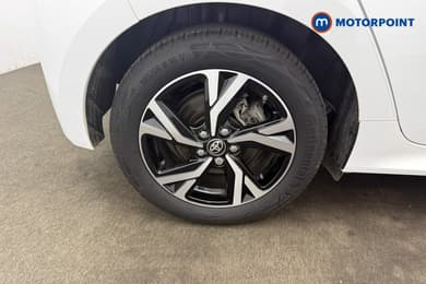 Toyota Yaris Design Automatic Petrol-Electric Hybrid Hatchback - Stock Number (1680514) - 27th supplementary image