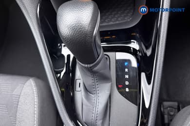Toyota Yaris Design Automatic Petrol-Electric Hybrid Hatchback - Stock Number (1680514) - 40th supplementary image