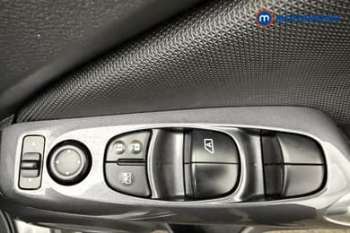 Nissan Juke Acenta Automatic Petrol SUV - Stock Number (1687805) - 17th supplementary image