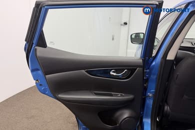 Nissan Qashqai Acenta Premium Manual Diesel SUV - Stock Number (1672487) - 14th supplementary image