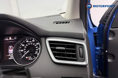 Nissan Qashqai Acenta Premium Manual Diesel SUV - Stock Number (1672487) - 35th supplementary image