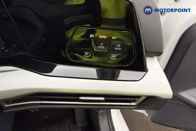 Volkswagen Golf Life Manual Petrol Hatchback - Stock Number (1684581) - 41st supplementary image
