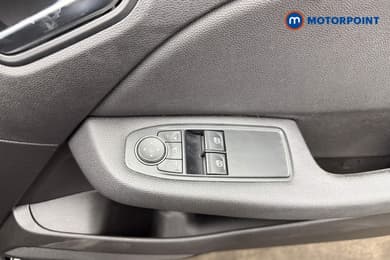 Renault Clio Iconic Manual Petrol Hatchback - Stock Number (1685011) - 8th supplementary image