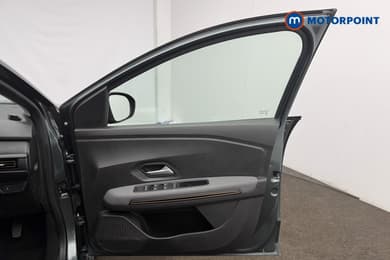 Dacia Sandero Stepway Extreme Manual Petrol Hatchback - Stock Number (1687058) - 31st supplementary image