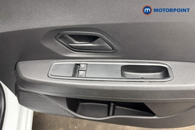 Dacia Sandero Essential Manual Petrol Hatchback - Stock Number (1687518) - 23rd supplementary image