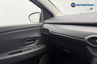 Dacia Sandero Essential Manual Petrol Hatchback - Stock Number (1687518) - 32nd supplementary image