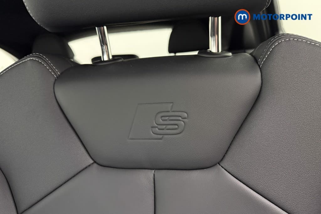 Audi Q3 Black Edition Manual Petrol SUV - Stock Number (1688066) - 8th supplementary image