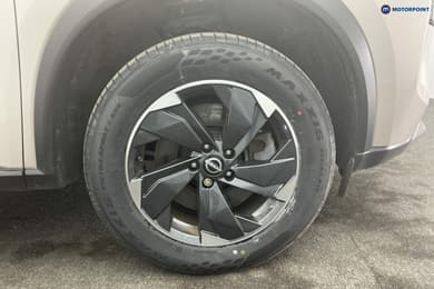 Nissan X-Trail N-Connecta Automatic Petrol-Electric Hybrid SUV - Stock Number (1673618) - 32nd supplementary image