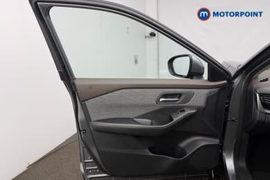 Nissan X-Trail N-Connecta Automatic Petrol-Electric Hybrid SUV - Stock Number (1681644) - 5th supplementary image