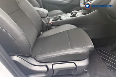Nissan Qashqai N-Connecta Automatic Petrol SUV - Stock Number (1683501) - 6th supplementary image