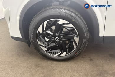 Nissan Qashqai N-Connecta Automatic Petrol SUV - Stock Number (1683501) - 40th supplementary image