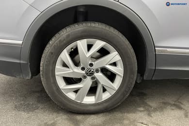 Volkswagen Tiguan Allspace Life Automatic Petrol SUV - Stock Number (1685185) - 32nd supplementary image