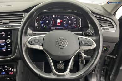 Volkswagen Tiguan Allspace Life Automatic Petrol SUV - Stock Number (1685185) - 1st supplementary image