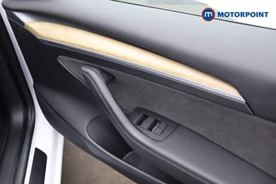 Tesla Model 3 Standard Plus Automatic Electric Saloon - Stock Number (1688138) - 18th supplementary image