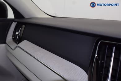Volvo Xc60 Plus Automatic Petrol SUV - Stock Number (1679142) - 14th supplementary image