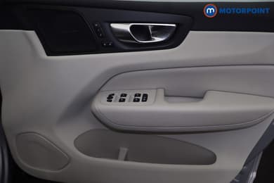 Volvo Xc60 Plus Automatic Petrol SUV - Stock Number (1679142) - 22nd supplementary image