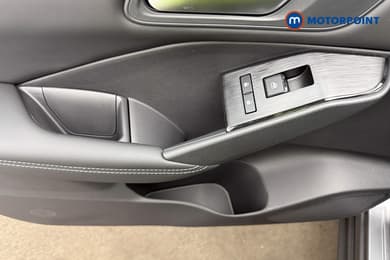 Nissan Qashqai N-Connecta Automatic Petrol SUV - Stock Number (1683512) - 5th supplementary image