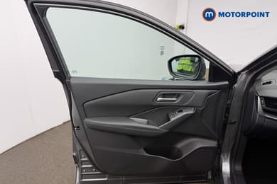 Nissan Qashqai N-Connecta Automatic Petrol SUV - Stock Number (1683512) - 6th supplementary image