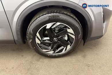 Nissan Qashqai N-Connecta Automatic Petrol SUV - Stock Number (1683512) - 19th supplementary image