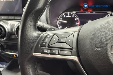 Nissan Juke N-Connecta Automatic Petrol SUV - Stock Number (1688089) - 8th supplementary image