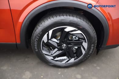 Nissan Qashqai N-Connecta Automatic Petrol SUV - Stock Number (1683495) - 4th supplementary image