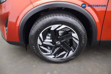 Nissan Qashqai N-Connecta Automatic Petrol SUV - Stock Number (1683495) - 1st supplementary image