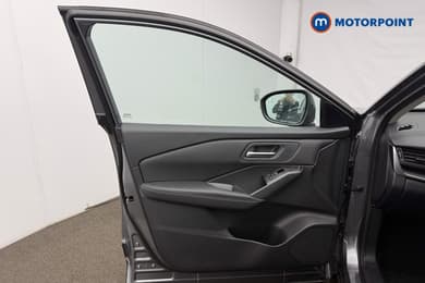 Nissan Qashqai N-Connecta Automatic Petrol SUV - Stock Number (1683508) - 7th supplementary image