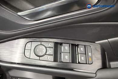 Nissan Qashqai N-Connecta Automatic Petrol SUV - Stock Number (1683508) - 23rd supplementary image