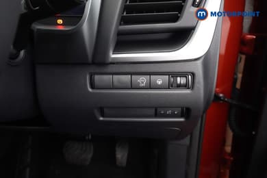 Nissan Qashqai N-Connecta Automatic Petrol SUV - Stock Number (1683564) - 18th supplementary image