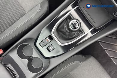 Nissan Qashqai Premiere Edition Manual Petrol SUV - Stock Number (1691473) - 16th supplementary image