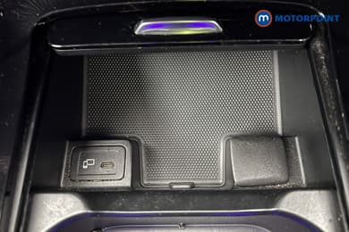 Mercedes-Benz GLB Amg Line Automatic Petrol SUV - Stock Number (1681204) - 15th supplementary image