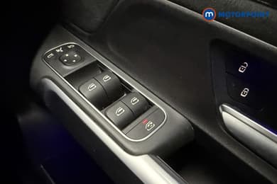 Mercedes-Benz GLB Amg Line Automatic Petrol SUV - Stock Number (1681204) - 17th supplementary image