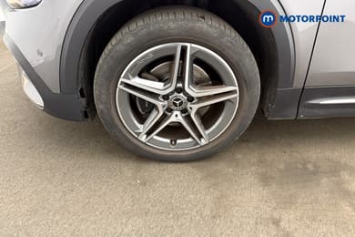 Mercedes-Benz GLB Amg Line Automatic Petrol SUV - Stock Number (1681204) - 27th supplementary image
