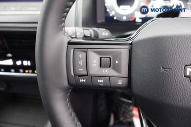Nissan Qashqai N-Connecta Manual Petrol SUV - Stock Number (1683518) - 2nd supplementary image