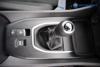 Nissan Qashqai N-Connecta Manual Petrol SUV - Stock Number (1683518) - 9th supplementary image