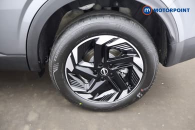 Nissan Qashqai N-Connecta Manual Petrol SUV - Stock Number (1683518) - 32nd supplementary image