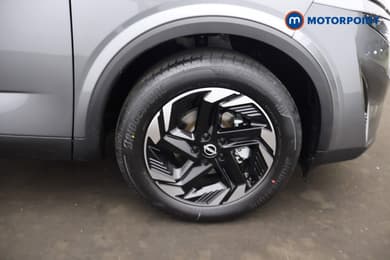 Nissan Qashqai N-Connecta Manual Petrol SUV - Stock Number (1683555) - 27th supplementary image