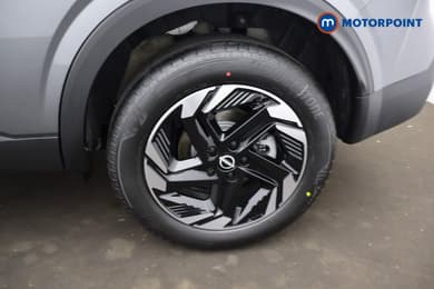 Nissan Qashqai N-Connecta Manual Petrol SUV - Stock Number (1683555) - 33rd supplementary image