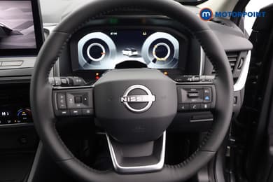 Nissan Qashqai N-Connecta Manual Petrol SUV - Stock Number (1683555) - 1st supplementary image