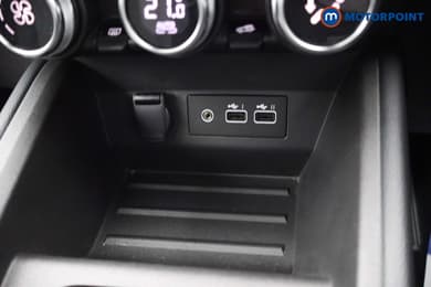Renault Clio Evolution Manual Petrol Hatchback - Stock Number (1685659) - 12th supplementary image