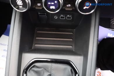Renault Clio Evolution Manual Petrol Hatchback - Stock Number (1686800) - 14th supplementary image