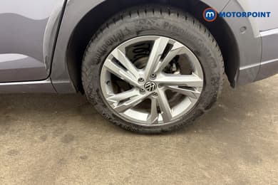 Volkswagen Taigo R-Line Manual Petrol SUV - Stock Number (1691000) - 2nd supplementary image